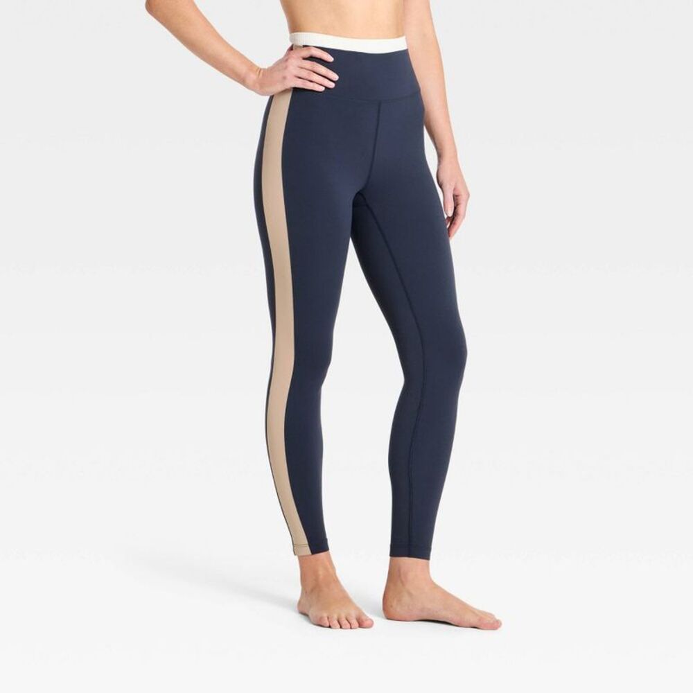 Women's Everyday Soft Ultra High-Rise Ribbed Colorblock 7/8 Leggings Navy Blue M